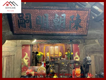 Hoành phi câu đối phòng thờ tại đền thờ Sát Hải Đại Vương Hoàng Tá Thốn